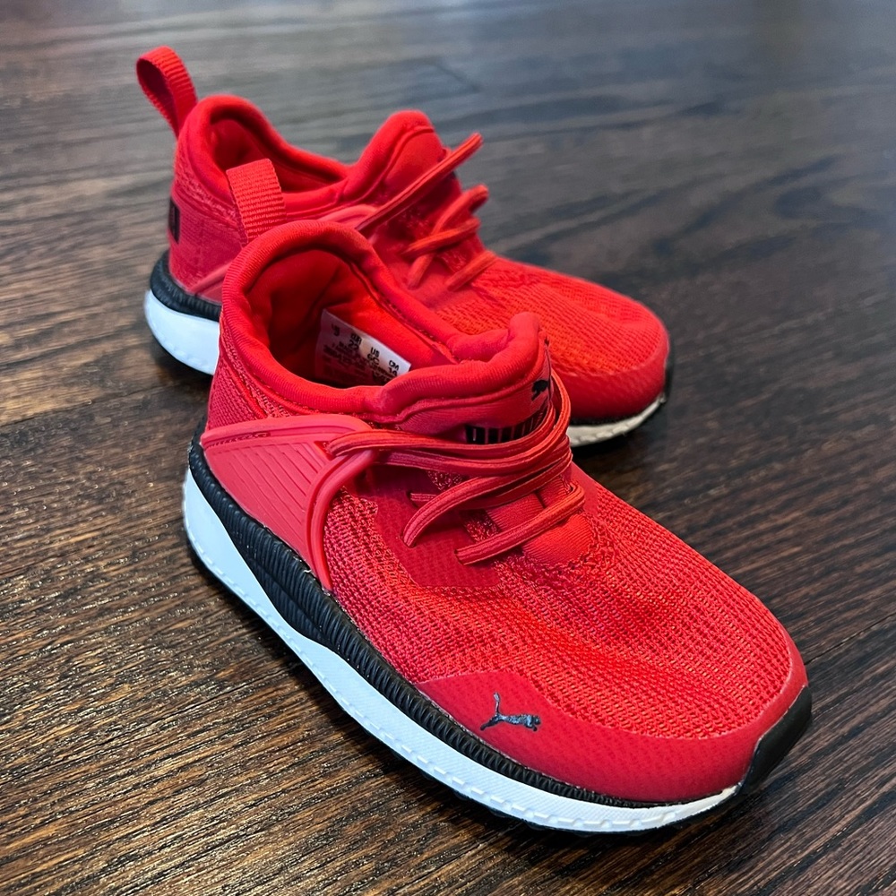 PUMA baby boy’s sneakers trainers red size 6 US 12-18M